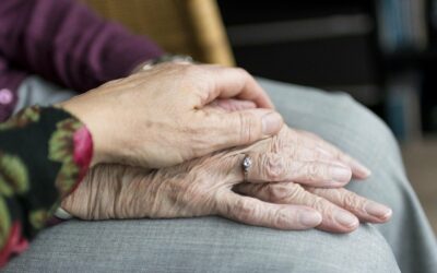 Aide Alzheimer et accompagnement d’un proche touché par la maladie