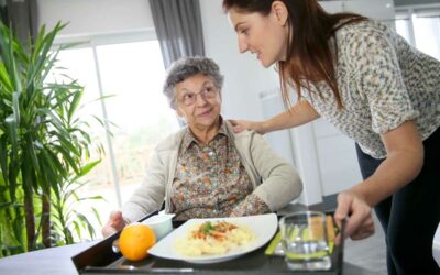 Les signes que votre proche a besoin d’une aide à domicile